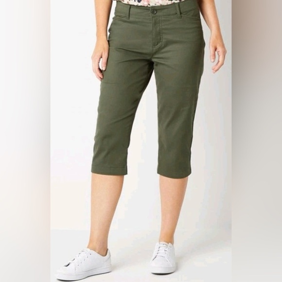 St. John's Bay Stretch olive green capris comfy hook zipper closure NEW size 12 - Picture 1 of 14